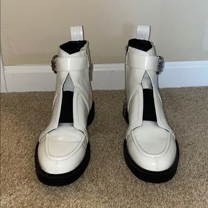 NEVER WORN: white urban outfitters boots